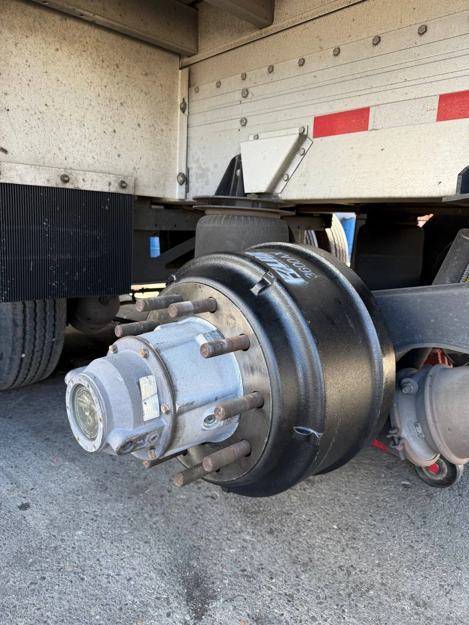 3600AX Brake Drum Fits 16.5" x 7" Brakes – 10 Bolt Holes Balanced — photo 7