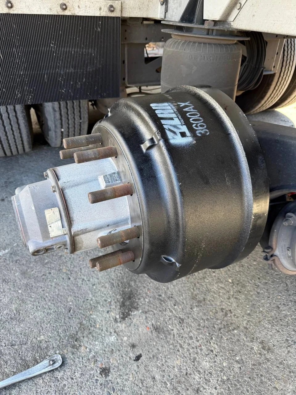 16.5x5 Brake Drum 10 Bolt 11.25" Outboard Steer Axle HD , 3598X, CV71063 — photo 6
