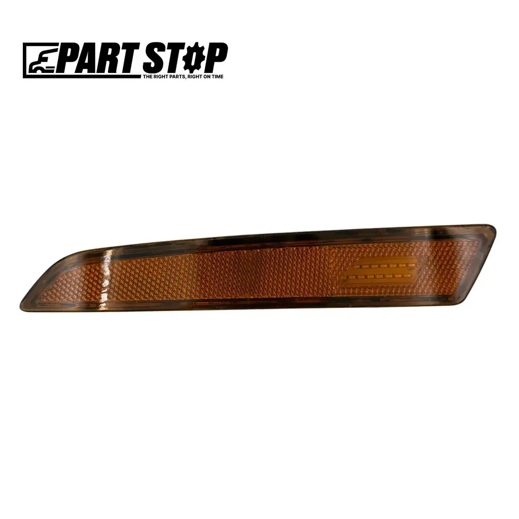 82750741 LH LED Side Marker Light Fits Volvo VNL 2018-2024 23760339 — photo 2