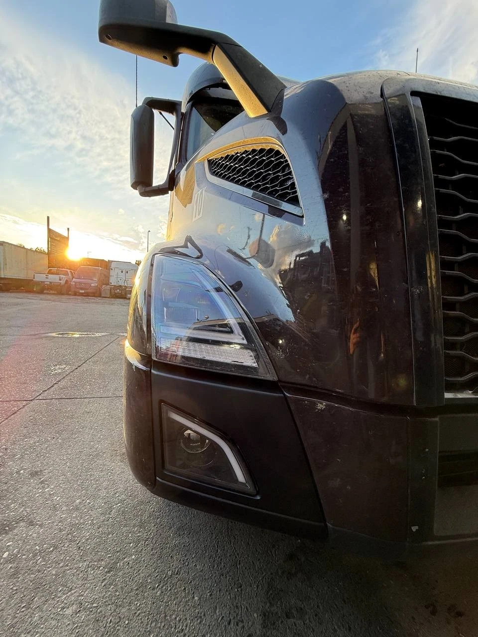 82775828  LED Fog Light RH Fits Volvo VNL 2018-2024 High Quality — photo 7
