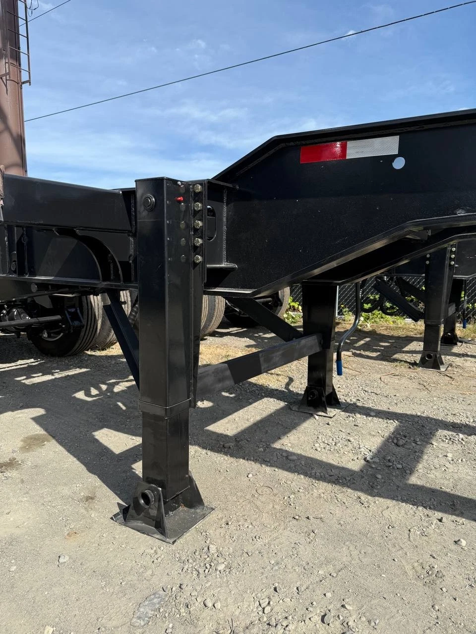 Trailer Landing Gear Flat Foot , Set (RH and LH) Semi Truck  LG4001-700000078 — photo 5